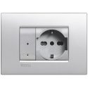  NT4531C-NT4140_16-1-presa-connessa-1-Schuko 