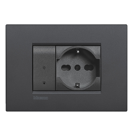 schuko-connessa